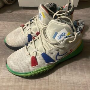 Kyrie Basketball Shoe